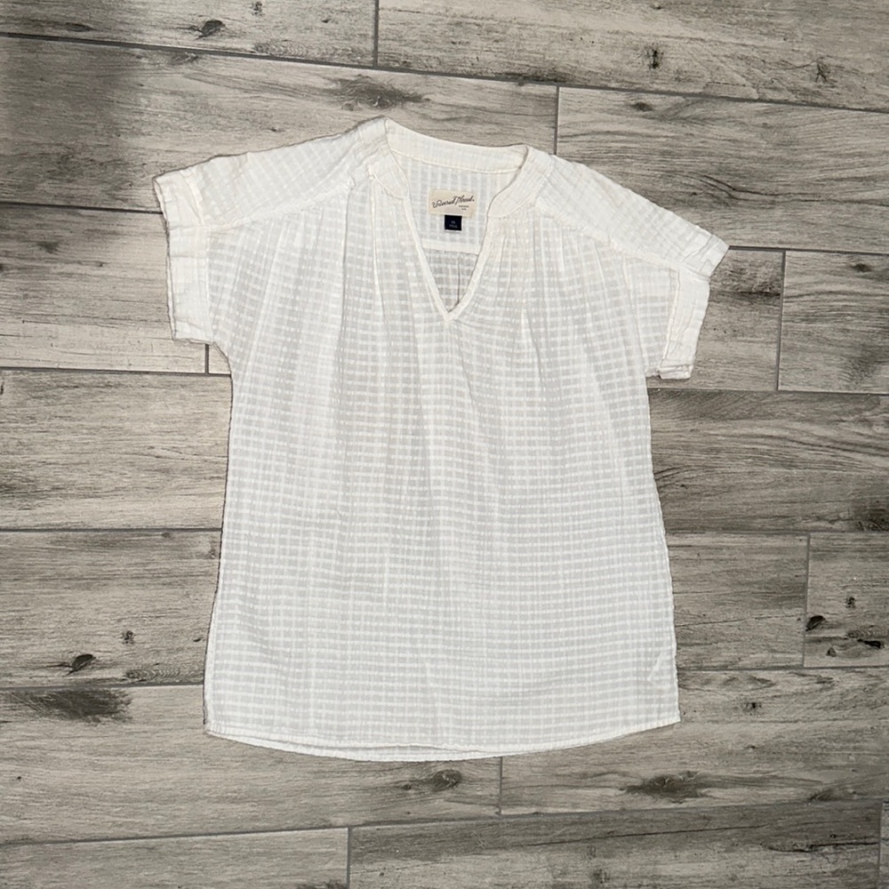 Women's white dress tee XS